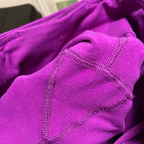 Violet Purple Medium Rise Wunder Under Leggings - Picture 5 of 7